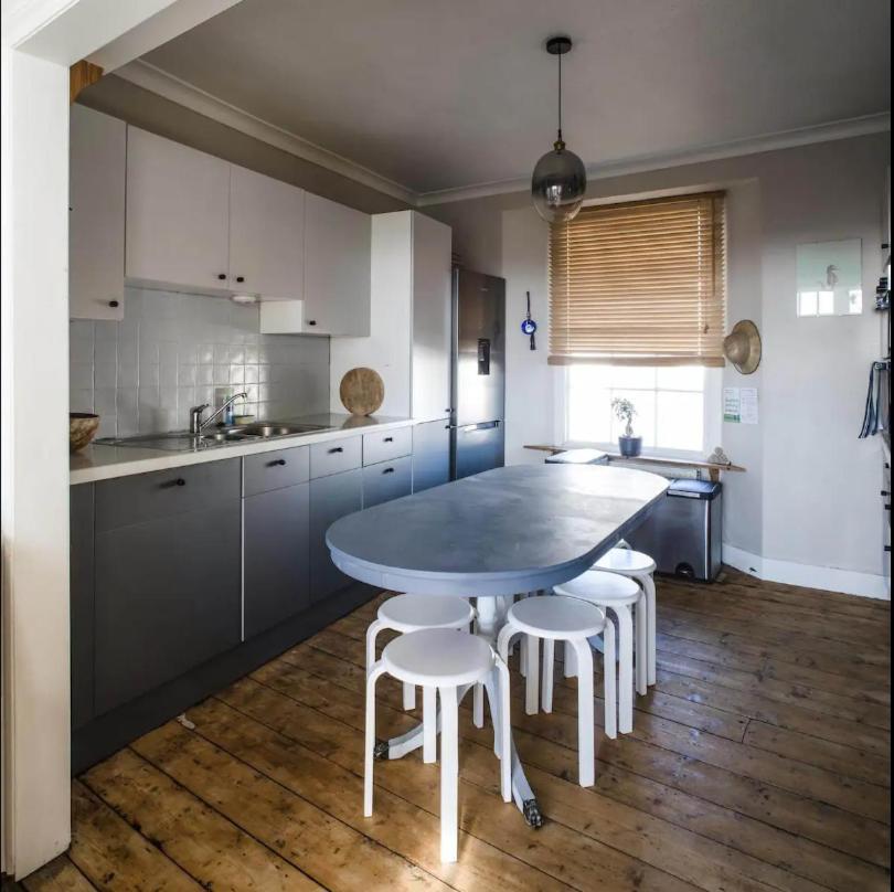 Falmouth Townhouse With Panoramic Sea View Terrace 외부 사진
